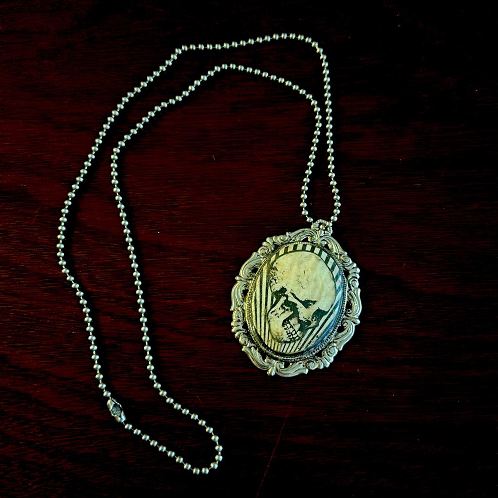 Skeleton Head necklace